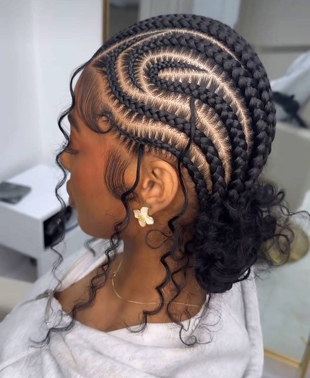 Stitch Braids — Cornrows & feed-in braids at Qasr Alshar Salon, Dubai — crisp, precise lines near Union Metro, Deira.